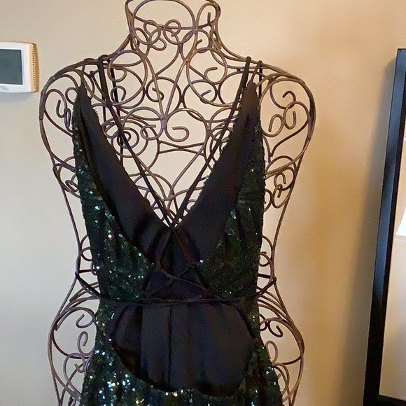 Dress - Picture 4 of 6